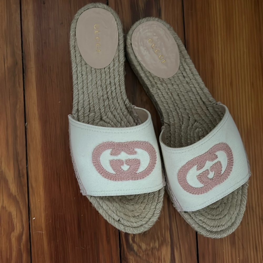 Gucci. Size 8. Authentic